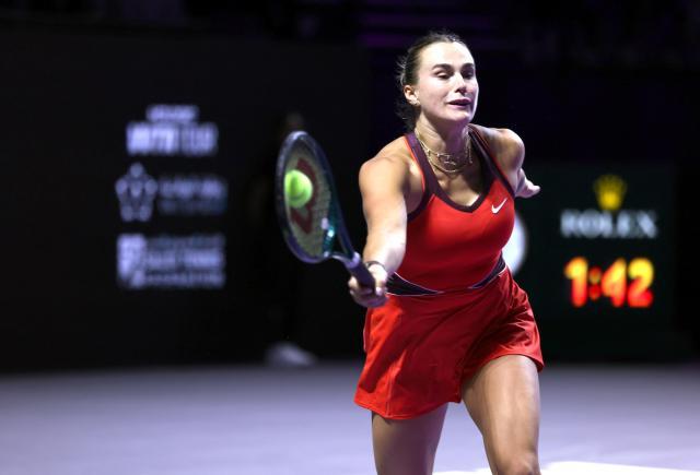 1768530610891052165.jpg (体育)(12)网球——WTA年终总决赛:莱巴金娜夺冠XxjpseC000297_20251109_PEPFN0A001.jpg